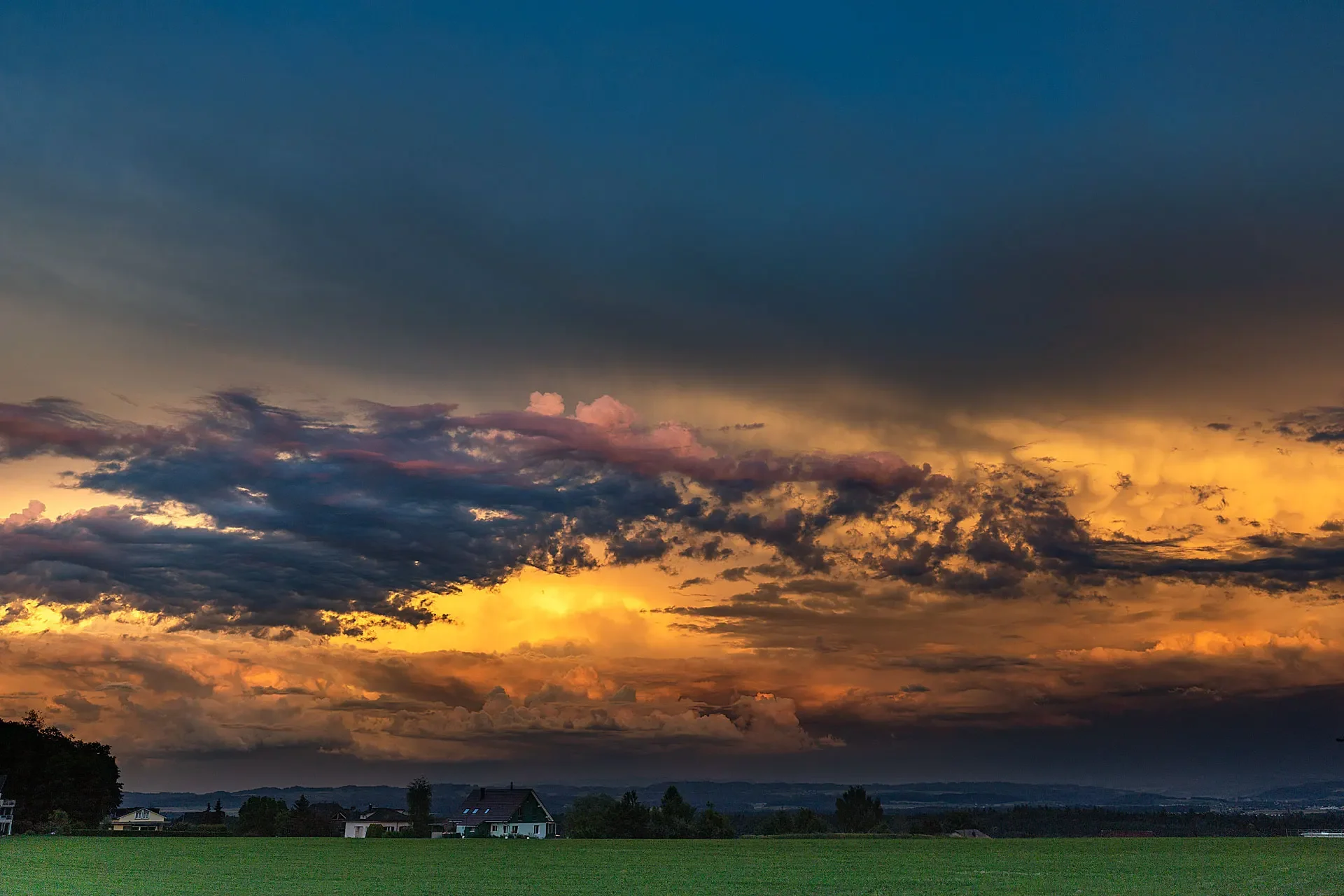 Gewitterhimmel im Farbspektakel